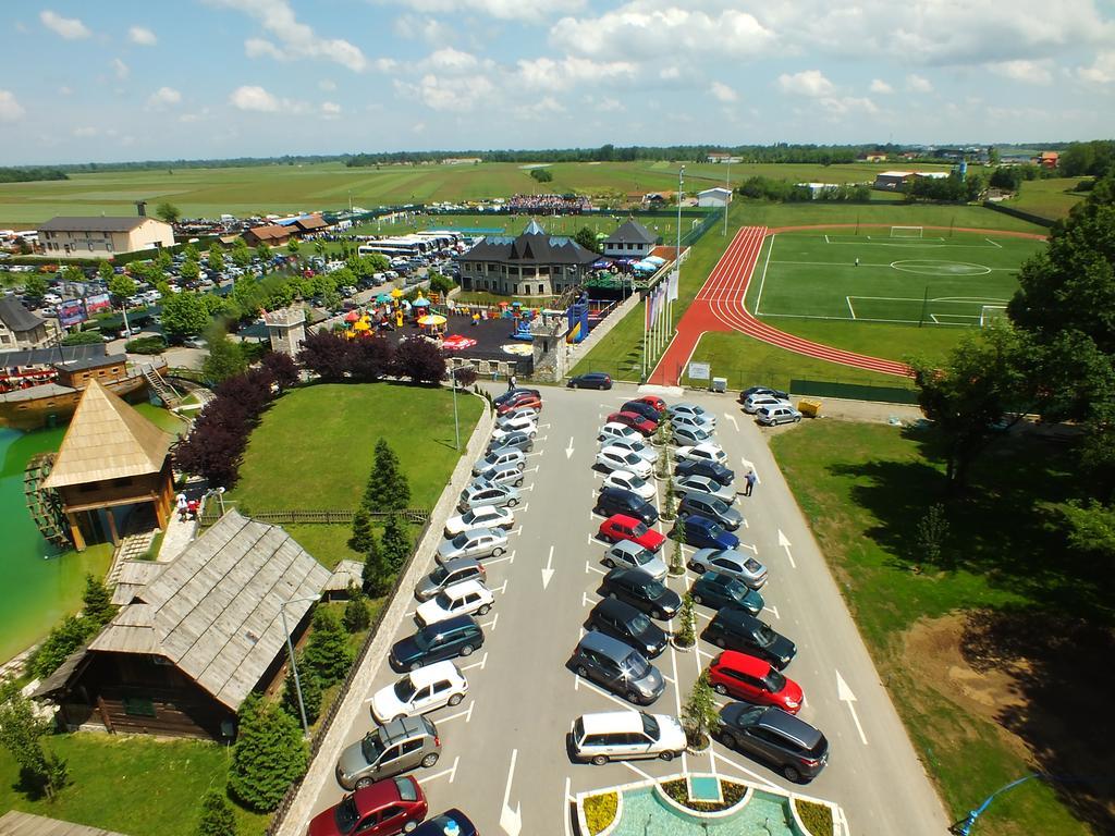 Ethno Village Stanisici Bijeljina Exteriör bild