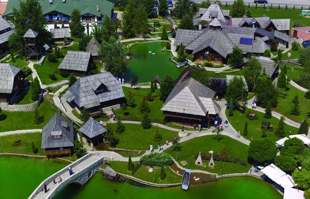 Ethno Village Stanisici Bijeljina Exteriör bild