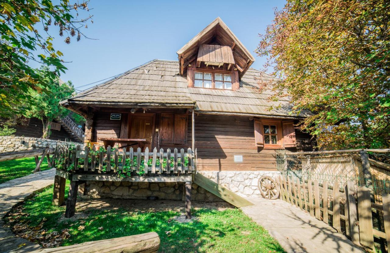 Ethno Village Stanisici Bijeljina Rum bild